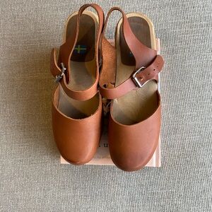 ALMA Swedish Wood Clog Cognac Leather Sandals